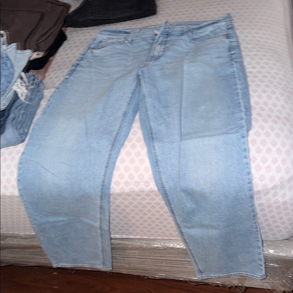 American Eagle Outfitters Light Blue Straight Leg Jeans